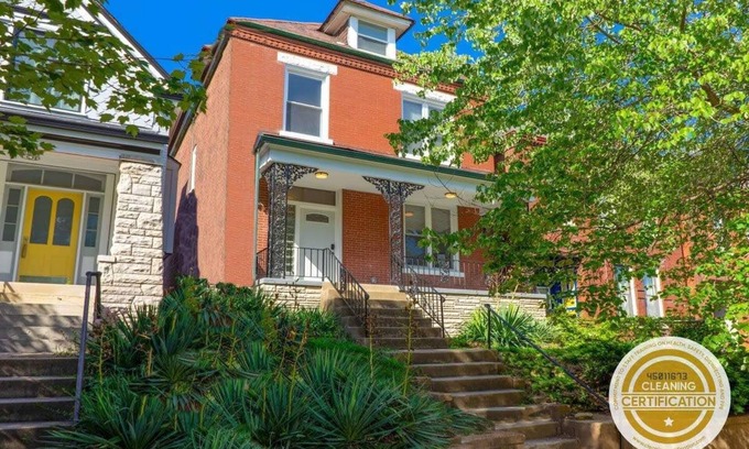 St. Louis Casa | Spacious & Cozy St. Louis Gem / ABODEbucks
