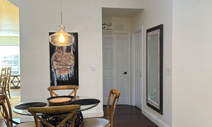 Conway Casa | Spacious craftsmen house sleeps 8