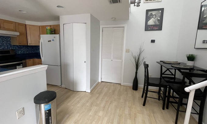 Northeast Condominio | Spacious DC Home w/ FREE Parking in gated community