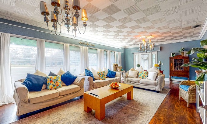 Plant City Casa | Spacious Designer Home with Private Solar-Heated Pool, Treehouse & Sunroom