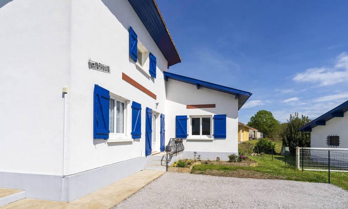 Yzosse Casa | Spacious detached single-storey house with terrace, private garden & Wi-Fi