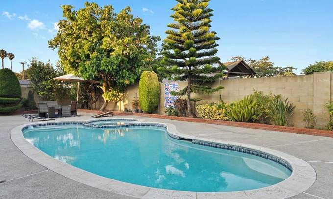 Midway City Casa | Spacious DISNEY Magic home with Pool-Spa-GameRoom-Billard in Midway