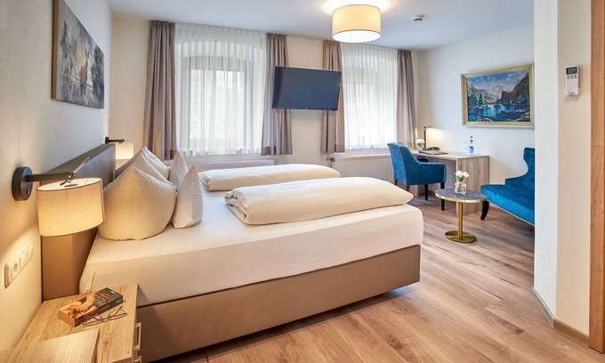 Neustadt an der Donau Apartamento | Spacious double room "Theresia" (22sqm) with small living area