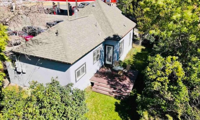 Pray Casa | Spacious Downtown 2 Bdrm House