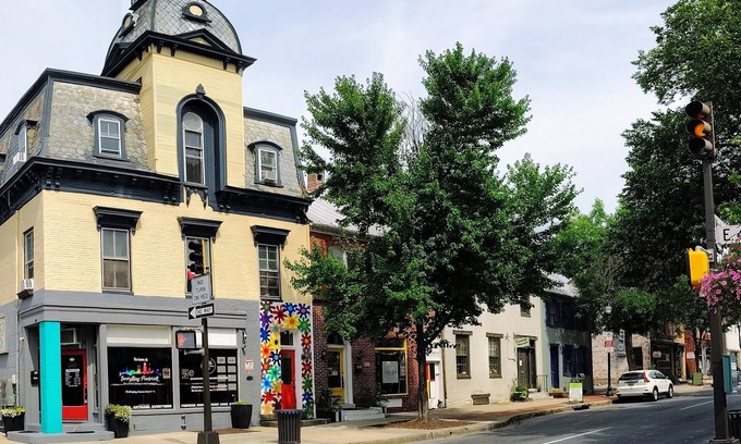 Downtown Apartamento | Spacious Downtown Frederick, 3 BR, Full Kitchen Off Street Parking