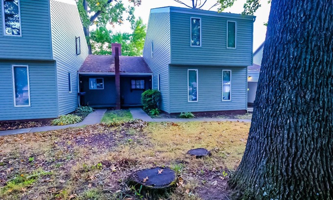 Meyers Lake Casa | Spacious duplex, located in plain township, peaceful walk your dog atmosphere.