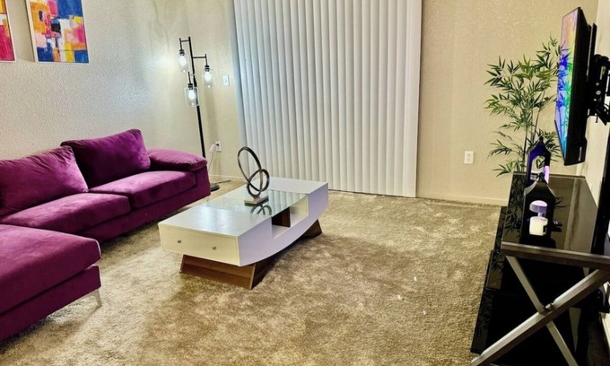 Elk Grove Apartamento | Spacious & Elegant 3BR - Pet-Friendly - Elk Grove
