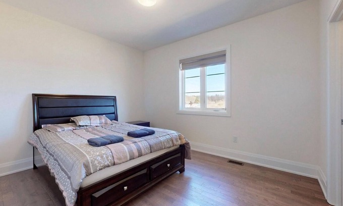 Vaughan Casa | Spacious Ensuite Bedroom, luxurious home kitchen outdoor terr near wonderland