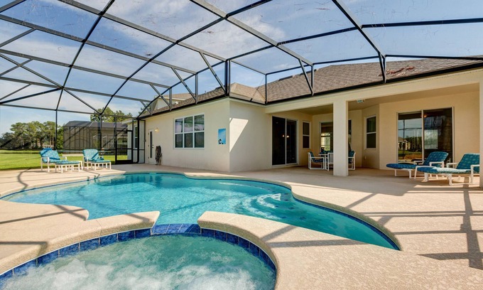 Ridgewood Lakes Villa | Amplia villa ejecutiva con gran piscina privada. Impresionante campo de golf y vistas al lago