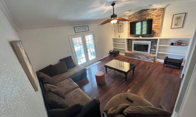 Northwest Pensacola Casa | Spacious Family Beach Vacation