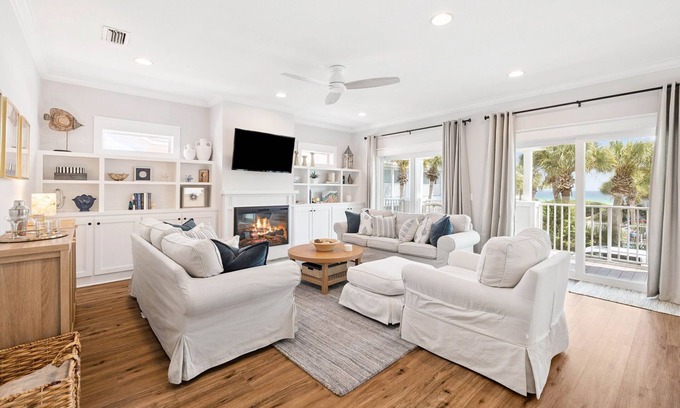 Seagrove Beach Condominio | Spacious Family-Friendly Condo w/ Beach Access, Gulf Views, and Community Pool