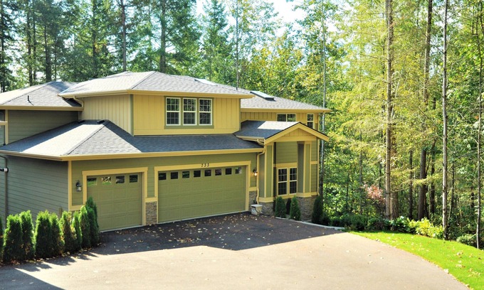 Sammamish Casa | Tranquila casa nueva de 7 dormitorios