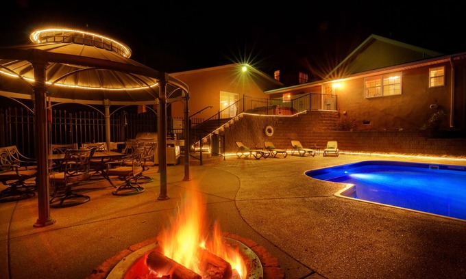 Lowell Casa | Beaver Lake Home con piscina