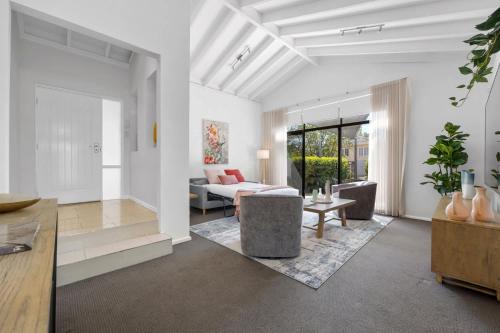 West Leederville Casa | Spacious Family Getaway in West Leederville