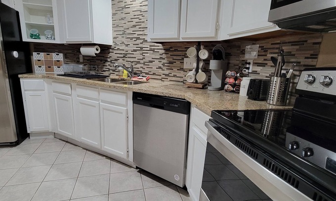 Greater Fondren Southwest Casa | Spacious Family Getaway near Downtown Houston