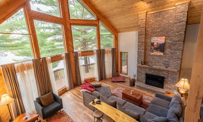 Minong Casa | Spacious Family Getaway with Pontoon