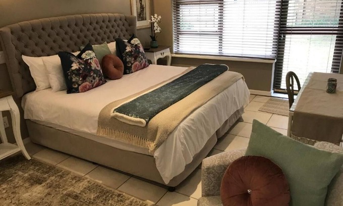 Stellenbosch Villa | Spacious family house with outside entertainment area & garden, child friendly..