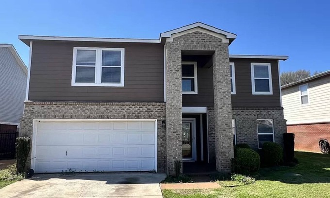 Normal Casa | Spacious Family Home in Madison, Enjoy Long-Term Stays!