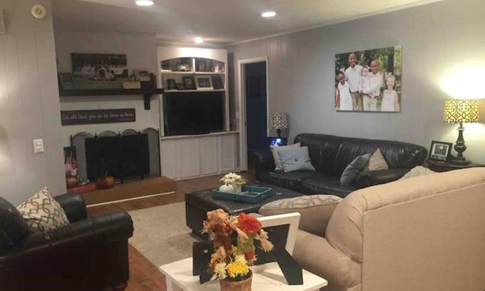 Opelika Casa | Spacious Family Home in Quiet Neighborhood