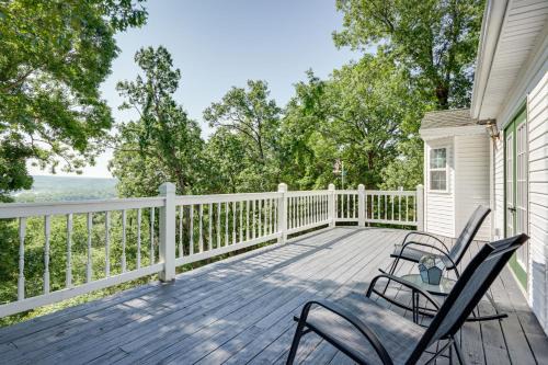 Camdenton Casa | Spacious Family Home Near Lake of the Ozarks!