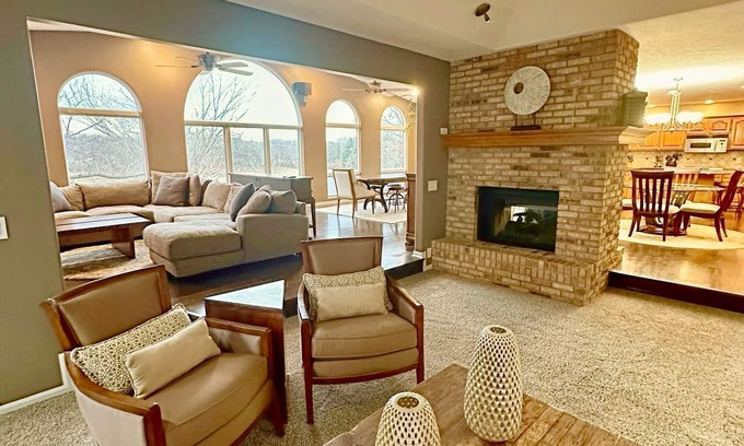 West Omaha Casa | Spacious 4-Bed Family Home with Park Views