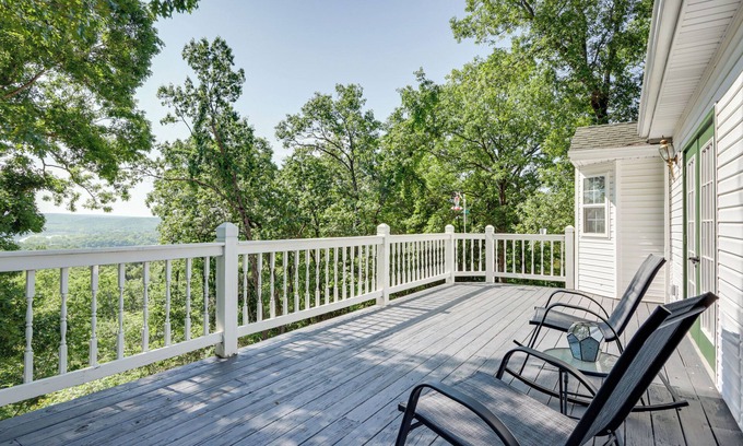 Camdenton Casa | Spacious Family Home Near Lake of the Ozarks!