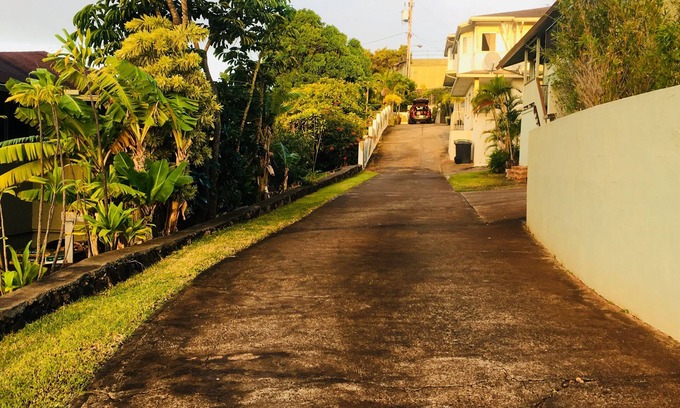 Kaimuki Casa | Espaciosa casa familiar con magníficas vistas del atardecer de Diamond Head