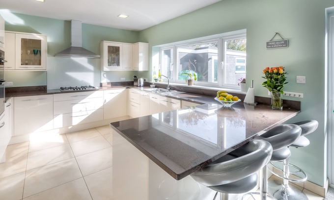 Felpham Casa | Spacious Family Retreat Near Felpham Beach