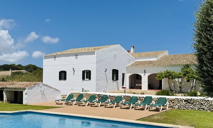 Menorca Villa | Espaciosa finca, 4 dormitorios, 4 baños, WiFi gratis