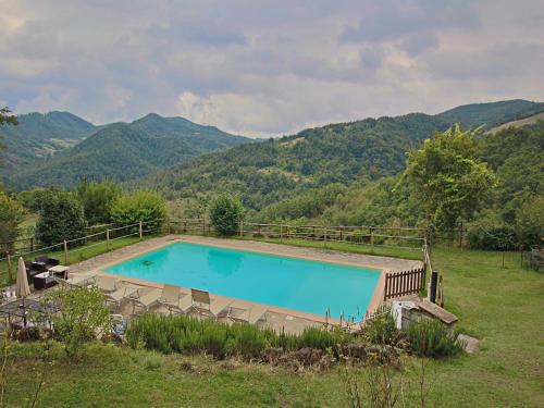 Apecchio Casa | Spacious Farmhouse in Apecchio with Pool