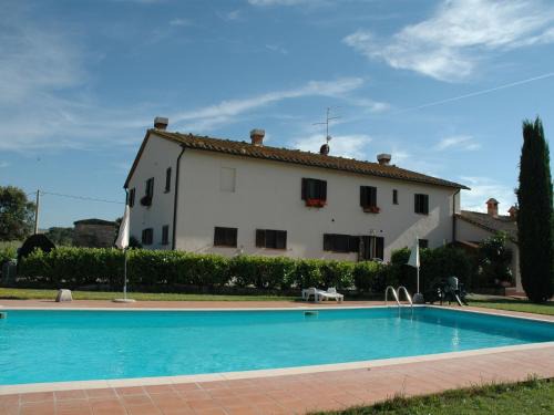 Gallina Apartamento | Spacious Farmhouse in Pienza with Swimming Pool