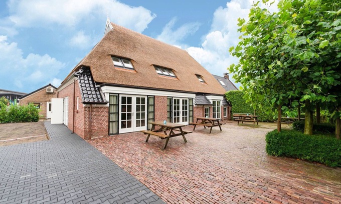 Noardburgum Otro | Amplia casa de campo con sauna y jacuzzi.