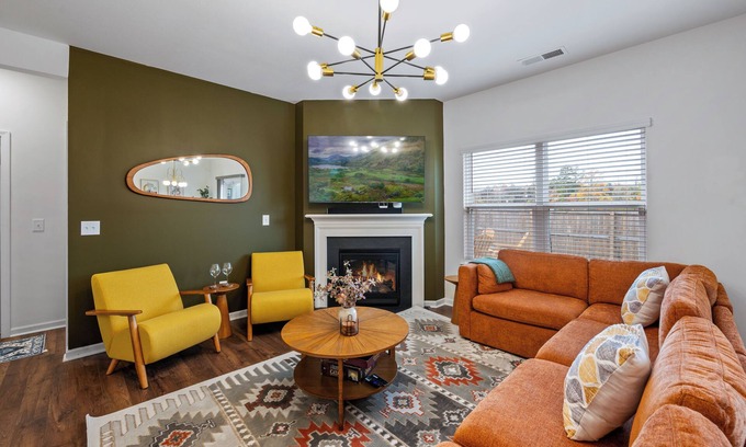 Farragut Casa | Spacious 5BR Home to Relax, Play & Stay in Farragut - 20 mins to UT/Downtown