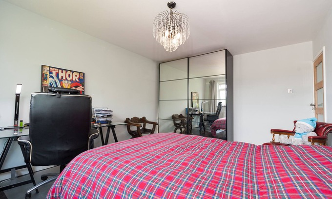High Barnet Apartamento | Amplio apartamento con vista al bosque