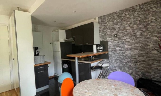Chennevieres-sur-Marne Apartamento | Spacious, garden view, close to amenities, 30 min from Paris by public transport.