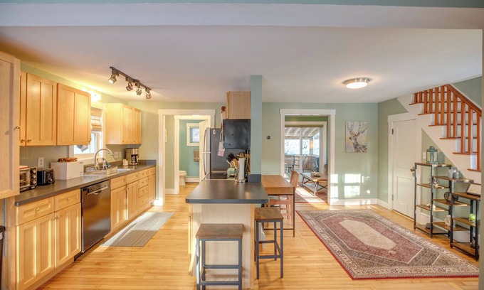 Franconia Casa | Spacious Franconia Cottage - Minutes to Cannon Mtn, Littleton, & More!