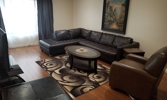 Bixby Knolls Condominio | Spacious fully remodeled 2 bedroom and 2 bath condo in the heart of Bixby knolls