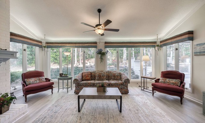 Johns Creek Casa | Spacious, Fun & Comfy Family Haven ~ Garden ~ BBQ!