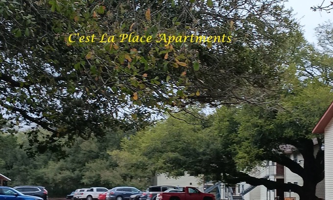 New Iberia Apartamento | Spacious Furnished 2 Bedrooms, 1 Bathroom Apartment! Your Home Away from Home