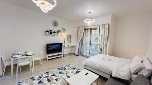 International City Apartamento | Spacious Furnished studio with balcony Spain cluster International city