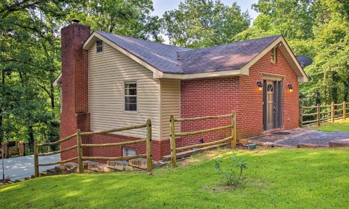 Gainesville Casa | Spacious Georgia Getaway with Dock on Lake Lanier!
