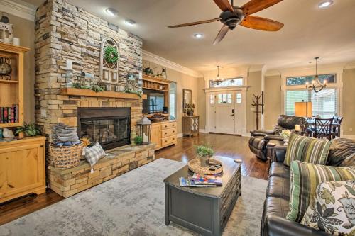 Hot Springs Village Casa | Spacious Golf Course Getaway in Hot Springs!