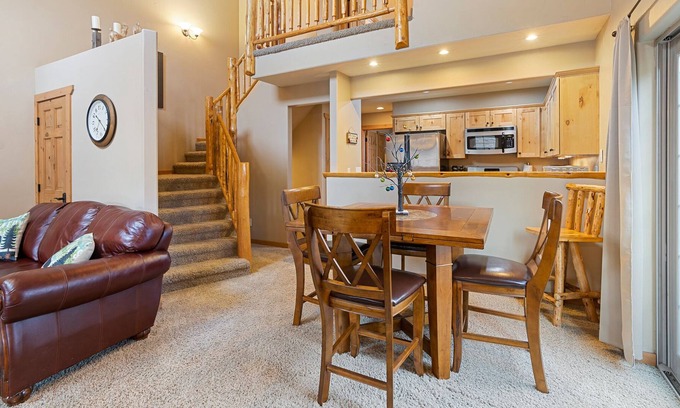 Pinehurst Condominio | Spacious Gorgeous Chalet for Families. Private Garage & Minutes to Silver Mt.