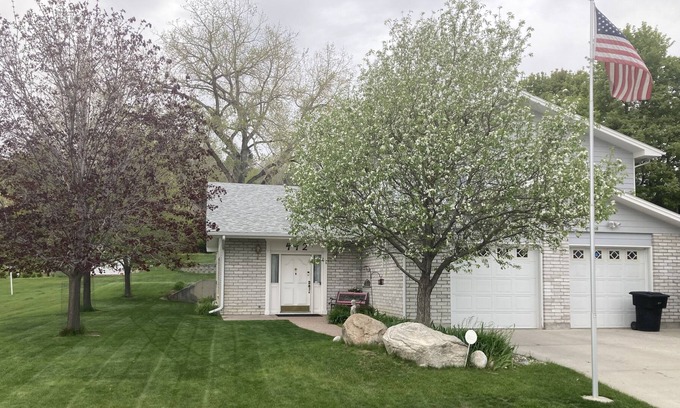 Billings Casa | Spacious, great location, homey feel