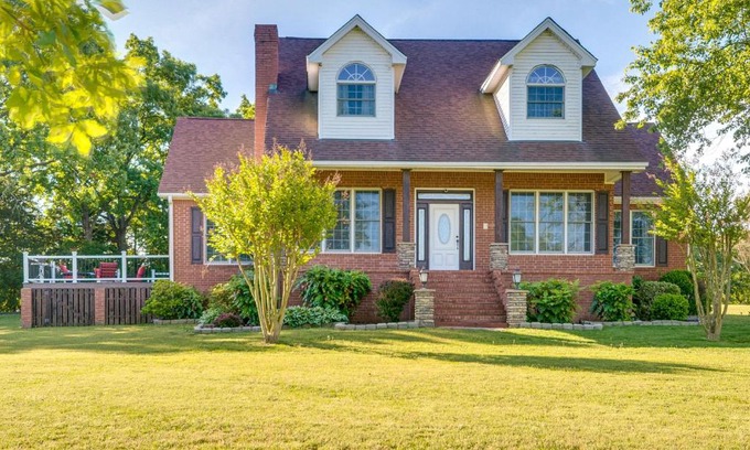 Greenbrier Casa | Spacious Greenbrier Vacation Rental on about 4 Acres!