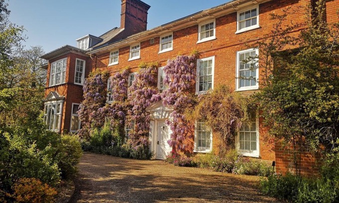 Loddon Apartamento | Spacious ground floor apartment in a Norfolk (England) mansion.