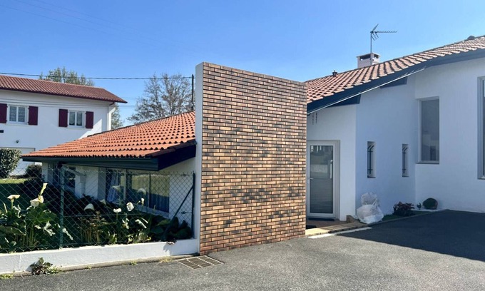 Cambo-les-Bains Apartamento | Apartamento T2 Bis en villa contemporánea, 4 plazas, internet, jardín privado, parking, cerca del centro