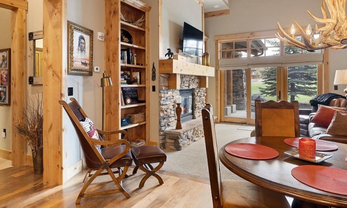 Victor Condominio | Spacious ground-level condominium with large patio and private office/bedroom