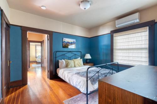 Kerns Casa | Spacious Group Retreat - 5BR - Sleeps 12
