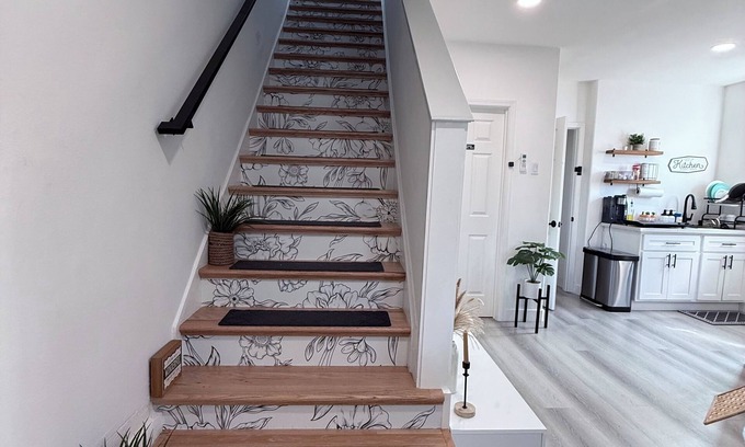 East Foothills Casa | Spacious guest house with private entrance . Your Own Parking Spot